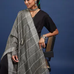 Taavi Woven Sequin Work Dupatta image 5