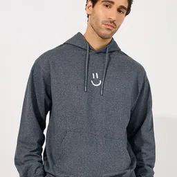 Styli Men Minimal Emoji Print Relaxed Fit Hoodie-image-41
