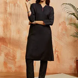 VASTRAMAY Women Regular Kurta with Pyjamas-image-0