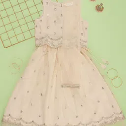 AKKRITI BY PANTALOONS Girls Embroidered Sequinned Ready to Wear Lehenga & Blouse With Dupatta-image-9