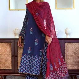 DIVASTRI Women Floral Printed Regular Thread Work Kurta with Palazzos & With Dupatta-picture-17