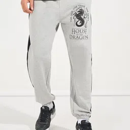 Styli Men House Of Dragon Graphic Printed Cotton Oversized Terry Jogger With Side Contrast-image-9