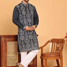Jompers Men Floral Embroidered Kurta with Pyjama-31