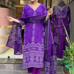 JAPNAAM Women Bandhani Printed Kurta with Trouser & Dupatta-image-7