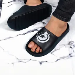 Pampy Angel Men Black Flip Flops-image-50