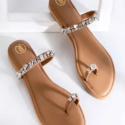 Preet Kaur Women Embellished Ethnic One Toe Flats-37