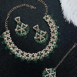 VATSALYA creation Alloy Gold- plated Green Jewellery Set-18