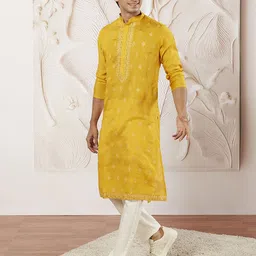 VASTRAMAY Men Embroidered Regular Thread Work Chanderi Silk Kurta with Pyjamas-4