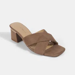 LEMON & PEPPER Women Textured Block Heels Sandals-image-58