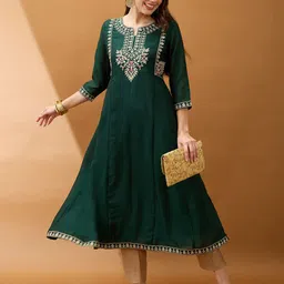 Globus Floral Embroidered Yoke Detail Round Neck Panelled Anarkali Festive Kurta-picture-34