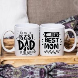 SGH1027 WORLD"S BEST MOM & YOU ARE THE BEST DAD IN THE WORLD Printed Ceramic Coffee and Tea mug for Mom Dad on Anniversary, Birthday or any other occasion Pack of 2, 330ml Ceramic Coffee Mug-image-11
