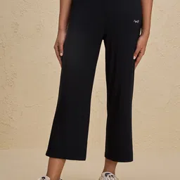 Nykd By Nykaa Summer Essential Super Soft and Comfy Modal Cropped Track Pant image 1