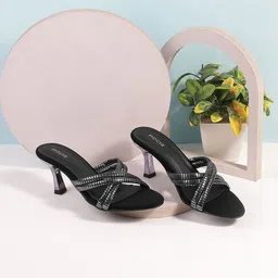 Mochi Textured Open Toe Kitten Heels-7