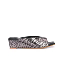 CLOG LONDON Textured Square Toe Wedge Heels image 4