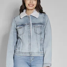 AMERICAN EAGLE OUTFITTERS Washed Spread Collar Faux Fur Trim Cotton Denim Jacket-44