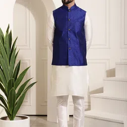 SOJANYA Men Off White Solid Kurta Set With Printed Jacket-picture-18