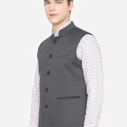 JB STUDIO Men Grey Solid Bandhgala Nehru Jacket image 3