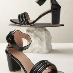 TWIN TOES Party Block Heels With Ankle Loop-45