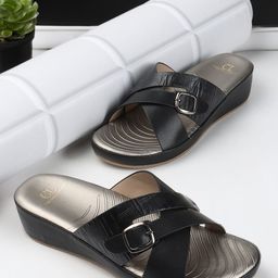 Carlton London Textured Buckle Detailed Comfort Heels-39