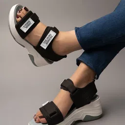 Shoetopia Colourblocked Block Heels-14