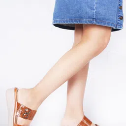 SHUZ TOUCH Textured Buckle Detail Comfort Heels-45