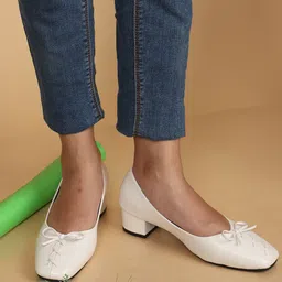 ELLE Block Pumps With Bows image 5