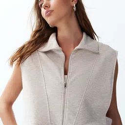 Trendyol Spread Collar Sleeveless Crop Bomber Jacket-picture-18