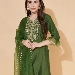 Women Cotton Blend Kurta Pant Dupatta Set-image-40