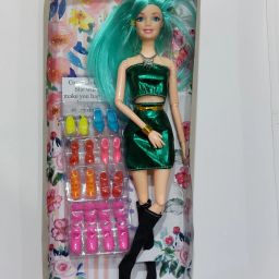 Foldable green doll with acessories-91