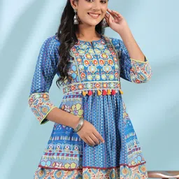 Juniper Floral Printed Thread Work Tunic image 5