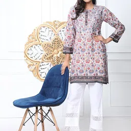 HOUSE OF KARI Floral Printed Round Neck Tunic-picture-42