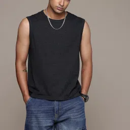 Men Solid Round Neck Cotton Blend Black T-Shirt-image-1