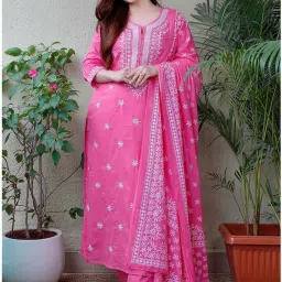 Women Cotton Blend Kurta Pant Dupatta Set-image-71