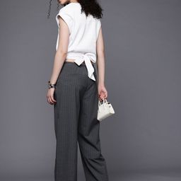 Freehand by The Indian Garage Co Extended Sleeves Boxy Crop Top-picture-42