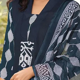 Aaghnya Ethnic Motifs Printed Square Neck A-Line Kurta with Trousers & Dupatta image 2