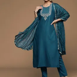 House of Pataudi Yoke Design Sequinned Straight Kurta & Trousers With Dupatta-55