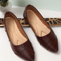 sneakers villa Women Textured Round Toe Mojaris Flats-40