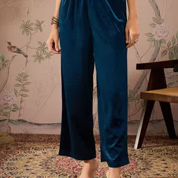 Shae by SASSAFRAS Women Solid Straight Fit Pleated Trousers-image-33