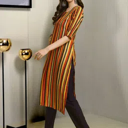 anouk rustic HERE&NOW Selection Of 2 Striped Round Neck Straight Kurta With Trousers image 2