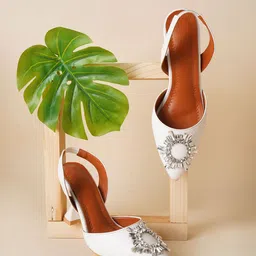 Froh Feet Women Embellished Pointed Toe Kitten Sandals-picture-19