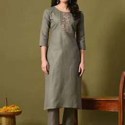 Moda Rapido Women Embroidered Regular Thread Work Kurti with Trousers-47