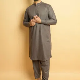 Baraqah Men Regular Kurta with Trousers-5