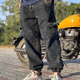 styzon Men Loose Relaxed Fit Mildly Distressed Light Fade Jeans-image-9