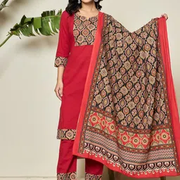 SHRIZA Floral Yoke Design Notch Neck Pure Cotton Straight Kurta With Trouser And Dupatta-picture-2