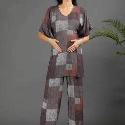 GOLDSTROMS Checked Maternity V-Neck Short Sleeves Linen Top With Palazzo-image-92