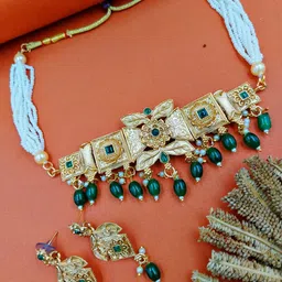 AARNAA Gold-Plated Stone Studded & Beaded Jewellery Set-image-3