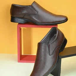 HERE&NOW Men Pointed Toe Formal Slip-On Shoes-picture-8
