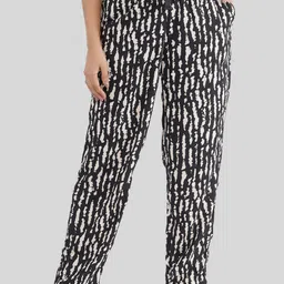 Style Shoes Women Printed Mid-Rise Lounge Pants-image-96