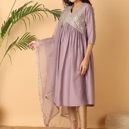 UNLIMITED Geometric Yoke Design Sequinned Anarkali Kurta-picture-3