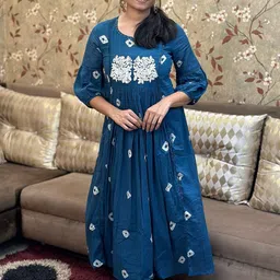 GoSriKi Floral Embroidered Regular Thread Work Anarkali Kurta with Trousers-38